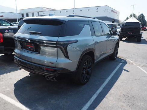 Used 2024 Chevrolet Traverse RS AWD/4WD image 3