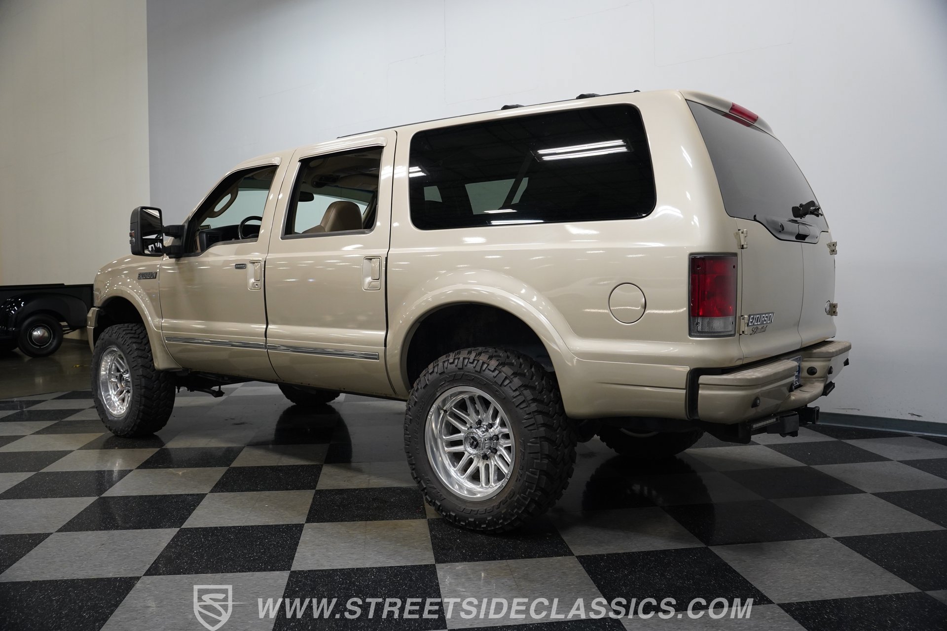 Used 2005 Ford Excursion Limited AWD/4WD image 10
