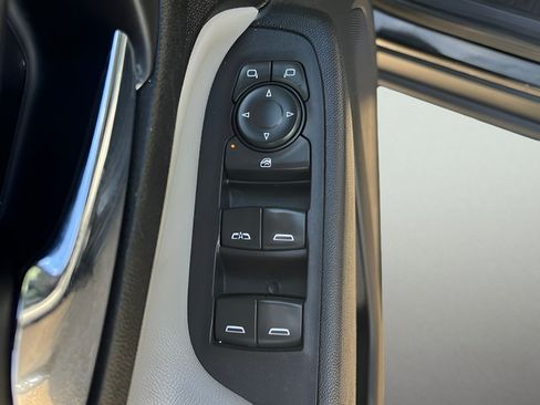 Used 2020 Chevrolet Equinox LS w/ LS Convenience Package AWD/4WD image 14