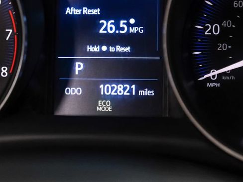 Used 2020 Toyota C-HR LE FWD image 19