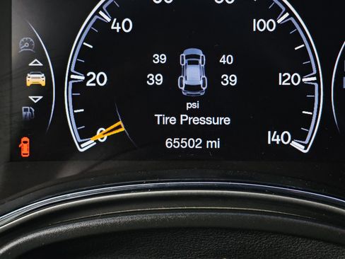 Used 2020 Jeep Grand Cherokee Altitude image 12