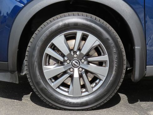 Used 2024 Nissan Pathfinder SV AWD/4WD image 16