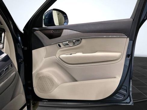 Certified 2024 Volvo XC90 T8 Ultimate w/ Protection Package Premier AWD/4WD image 27
