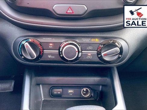 Used 2025 Kia Soul LX FWD image 31