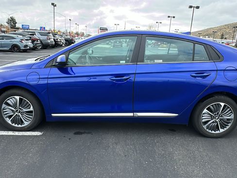 Used 2021 Hyundai Ioniq SE FWD image 6