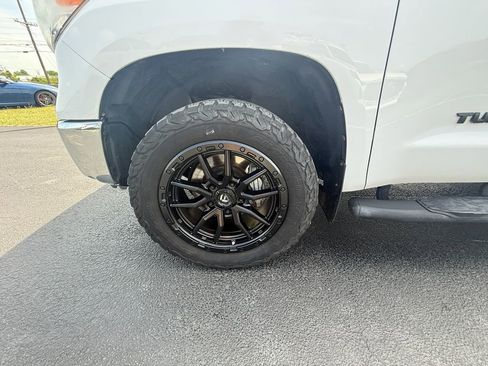 Used 2016 Toyota Tundra SR5 w/ SR5 Upgrade Package image 10