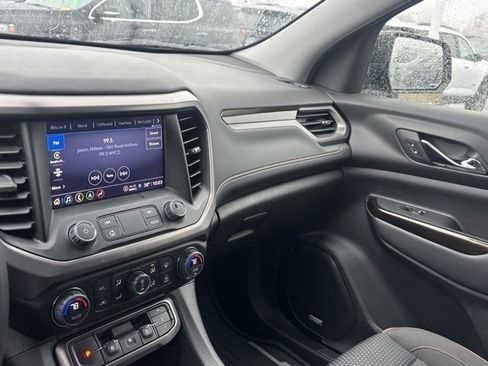 Used 2023 GMC Acadia AT4 image 29