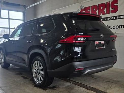 Used 2024 Toyota Grand Highlander Platinum image 3