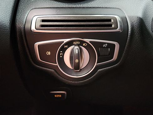 Used 2018 Mercedes-Benz C 300 4MATIC Sedan image 35