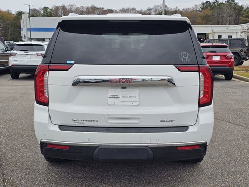 Used 2021 GMC Yukon SLT image 10