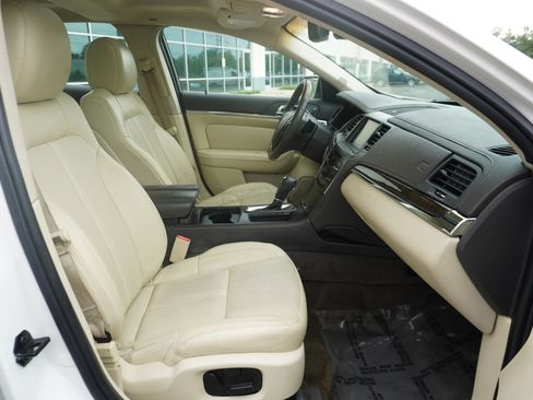 Used 2013 Lincoln MKS FWD image 12