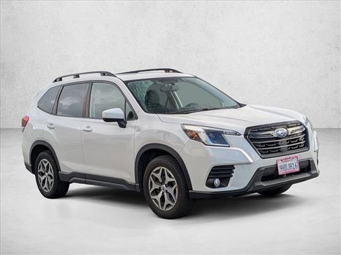 Used 2023 Subaru Forester Premium image 6