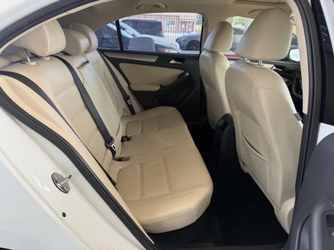 Used 2017 Volkswagen Jetta SE FWD image 15