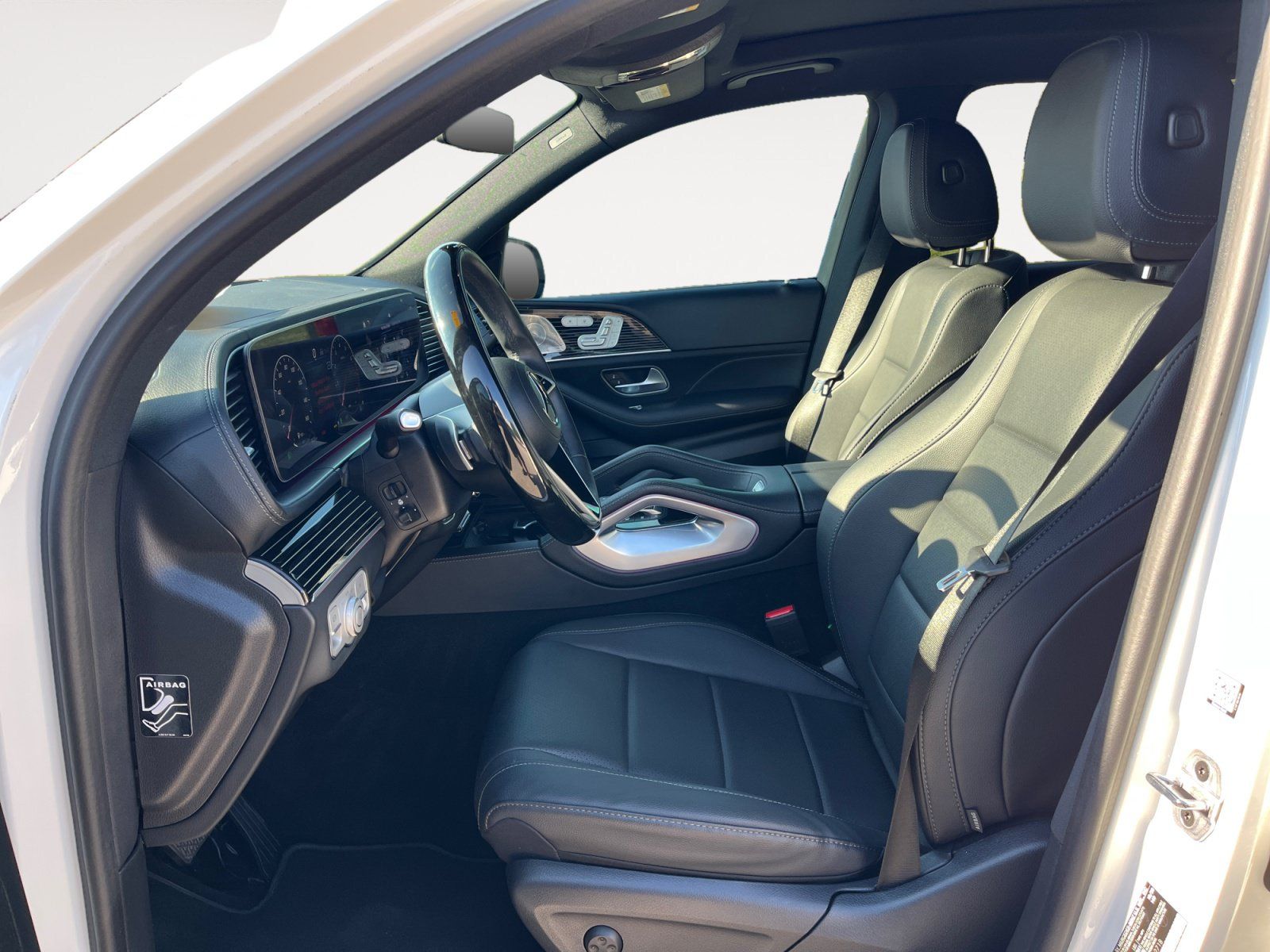 Used 2024 Mercedes-Benz GLS 450 4MATIC image 9