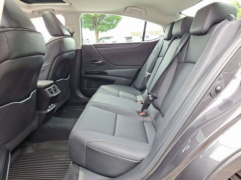 Used 2022 Lexus ES 350 w/ Premium Package FWD image 10