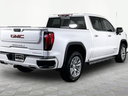 Used 2022 GMC Sierra 1500 Denali w/ Technology Package AWD/4WD image 6