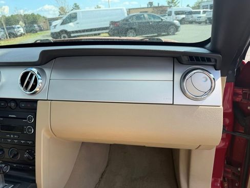 Used 2008 Ford Mustang Convertible image 31