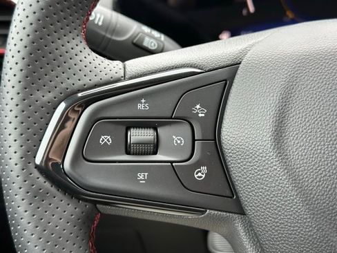 Used 2025 Chevrolet Trax RS w/ Driver Confidence Package image 18