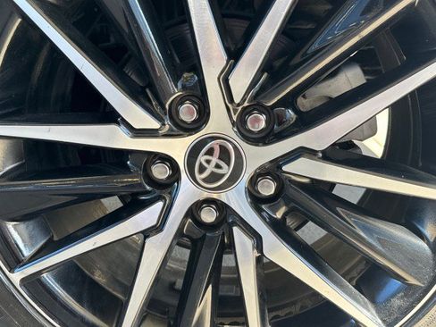 Used 2024 Toyota Camry SE image 5