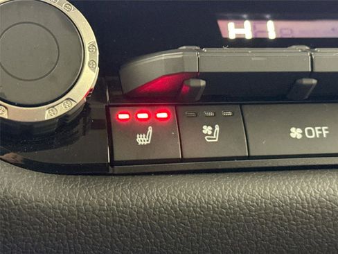 Used 2024 Toyota Tundra Limited image 8