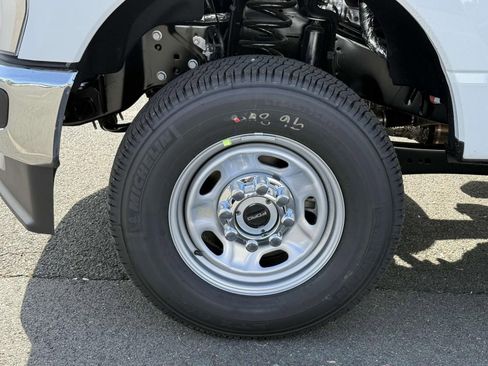 New 2025 Ford F250 XL w/ XL Chrome Package image 7
