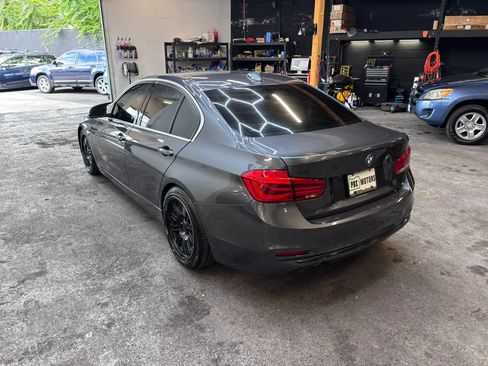 Used 2017 BMW 330i xDrive Sedan AWD/4WD image 5