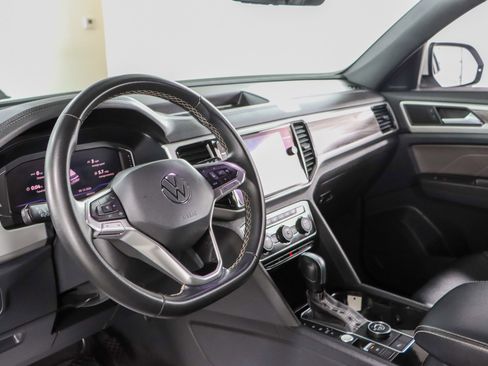 Used 2022 Volkswagen Atlas Cross Sport SE w/ Black Wheel Package AWD/4WD image 22