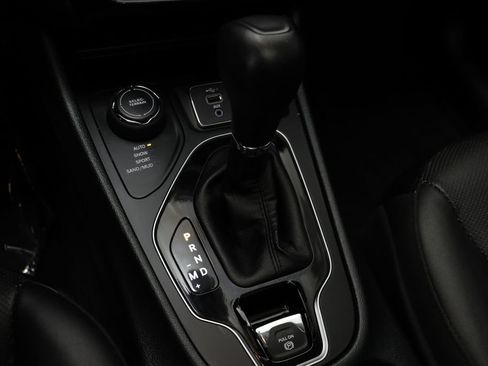 Used 2019 Jeep Cherokee Limited AWD/4WD image 11
