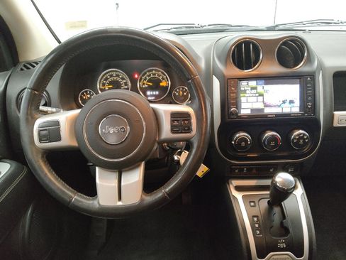 Used 2016 Jeep Compass Latitude image 22