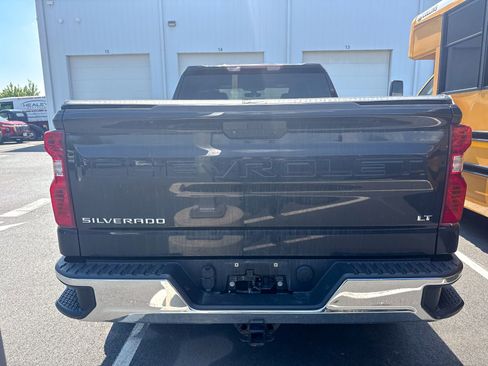 Used 2022 Chevrolet Silverado 1500 LT AWD/4WD image 6