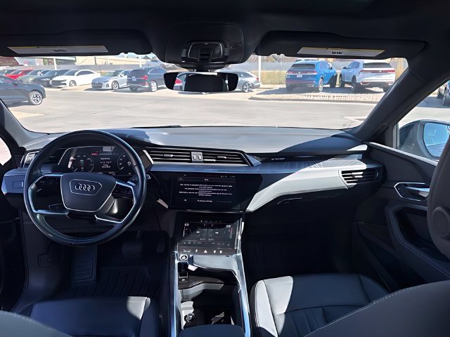 Used 2024 Audi Q8 e-tron Premium Plus w/ Premium Plus Package AWD/4WD image 27