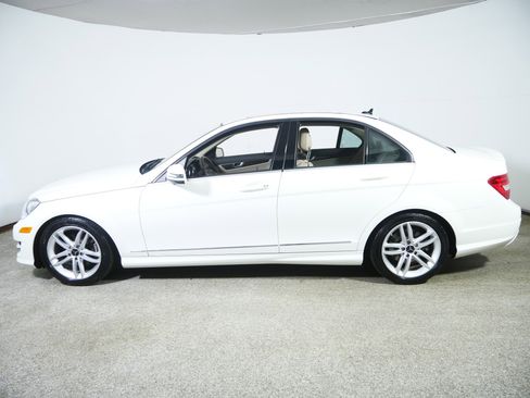Used 2012 Mercedes-Benz C 300 4MATIC Sedan image 4