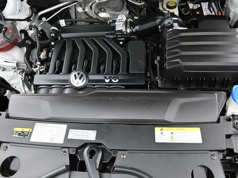 Used 2023 Volkswagen Atlas Cross Sport SEL R-Line AWD/4WD image 8