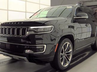 Used 2025 Jeep Wagoneer Series III w/ Premium Group I AWD/4WD video 1
