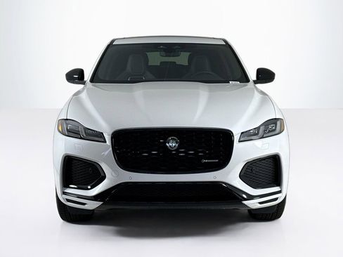 Used 2025 Jaguar F-PACE R-Dynamic S image 8