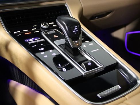 Used 2018 Porsche Panamera 4 image 55
