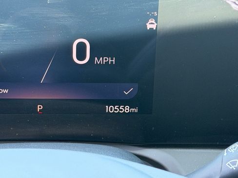Used 2024 Buick Encore GX Avenir w/ Avenir Technology Package FWD image 23
