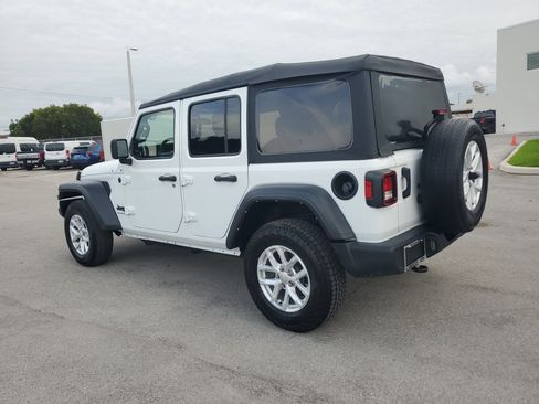 Used 2023 Jeep Wrangler Sport image 7