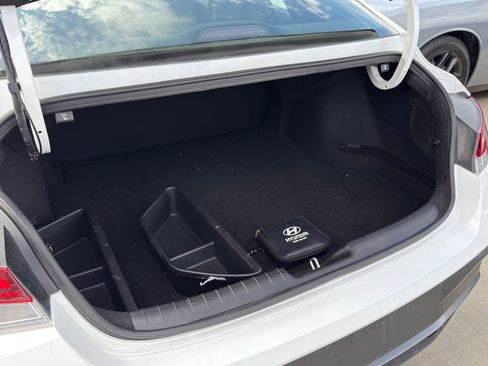 Used 2025 Hyundai Elantra SEL FWD image 26
