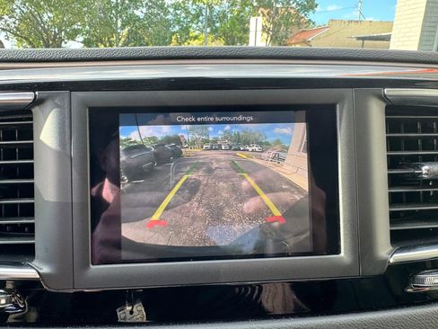 Used 2020 Chrysler Voyager Lxi FWD image 20