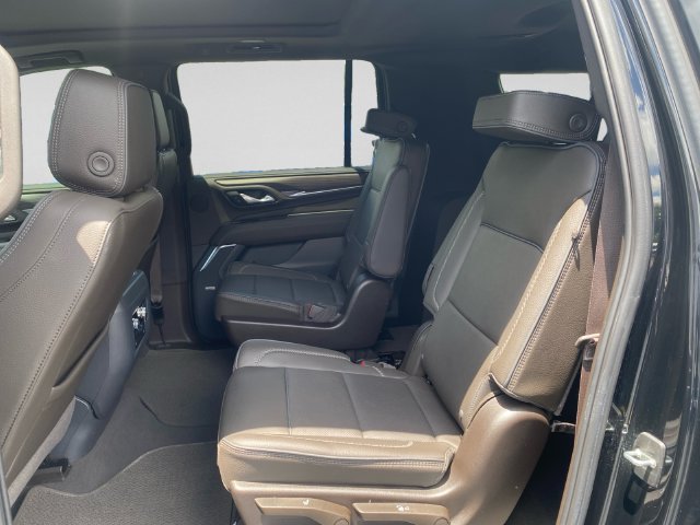 Used 2024 GMC Yukon XL Denali AWD/4WD image 34