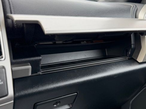 Used 2022 Ford F350 Lariat image 26