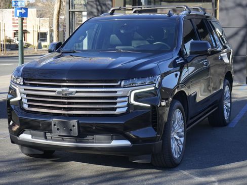 Used 2023 Chevrolet Tahoe High Country image 3