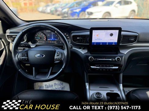 Used 2020 Ford Explorer XLT w/ Equipment Group 202A AWD/4WD image 29