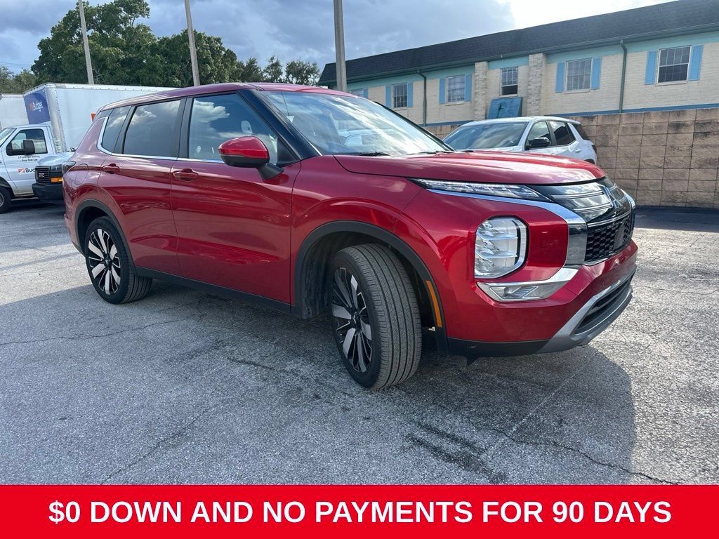 Used 2025 Mitsubishi Outlander SE AWD/4WD image 2