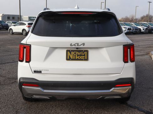 Used 2024 Kia Sorento S image 5