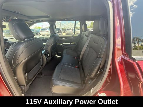 New 2025 Jeep Grand Cherokee Altitude image 34