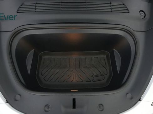 Used 2023 Tesla Model Y Long Range AWD/4WD image 27
