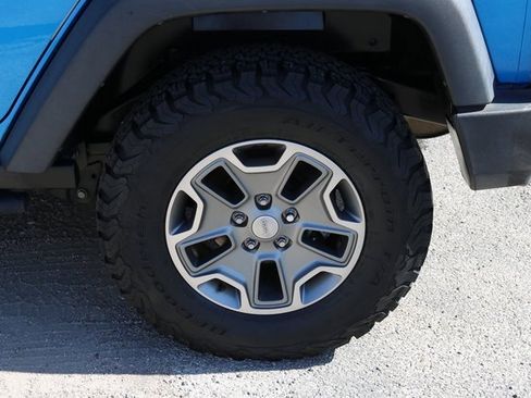 Used 2016 Jeep Wrangler Unlimited Rubicon w/ Connectivity Group image 9