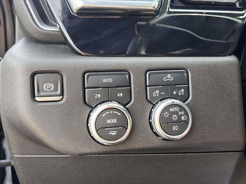 Used 2022 GMC Sierra 1500 Elevation w/ LPO, Elevation Black Package AWD/4WD image 23